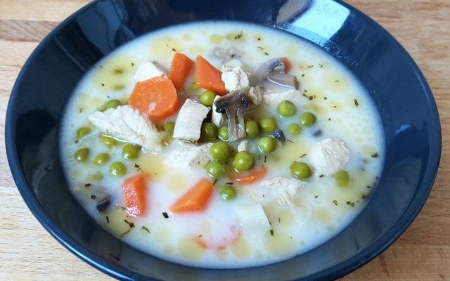 tárkonyos raguleves csirkemellből