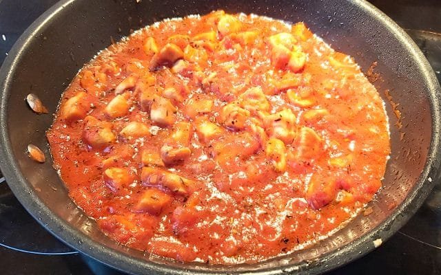 paradicsomszószos csirkemell