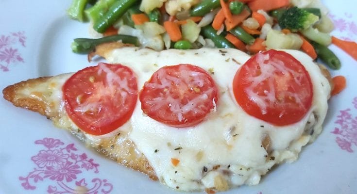 paradicsomos mozzarellás csirkemell sütőben, caprese csirkemell