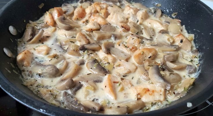 tejszínes gombás csirkeragu