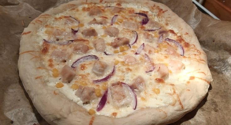 fokhagymás tejfölös csirkés pizza recept