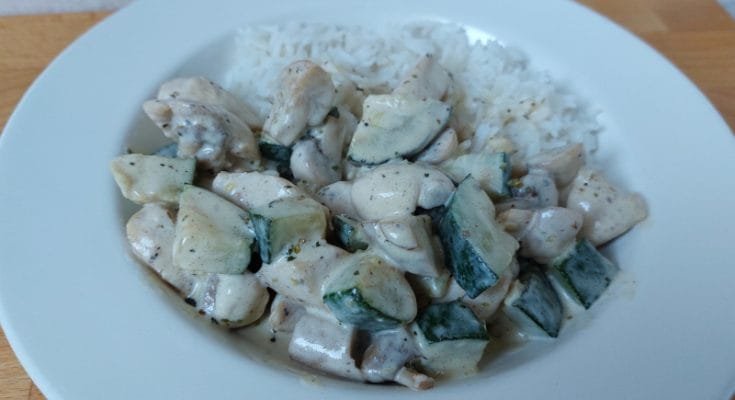 tejszínes gombás cukkinis csirkemell