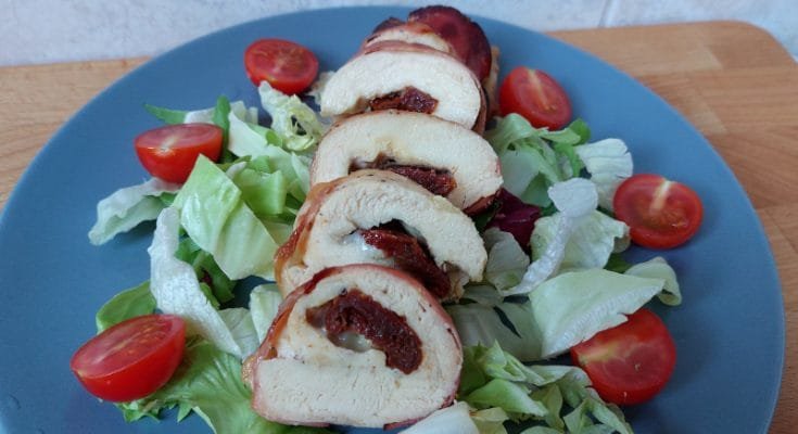 aszalt paradicsommal mozzarellával töltött csirkemell sütőben