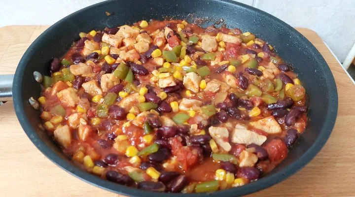 chilis bab csirkemellből