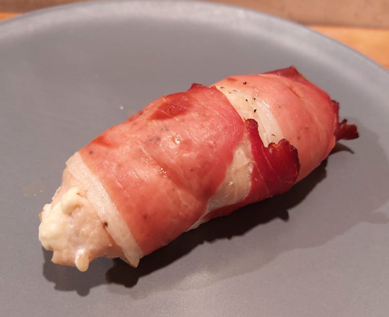 húsvéti sonkás tormás töltött csirkemell