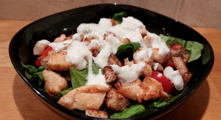 csirkés cézár saláta joghurtos öntettel