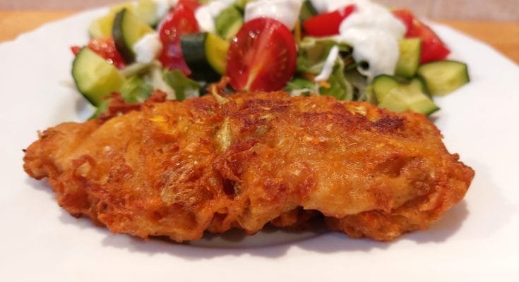 zöldségbundás csirkemell salátával