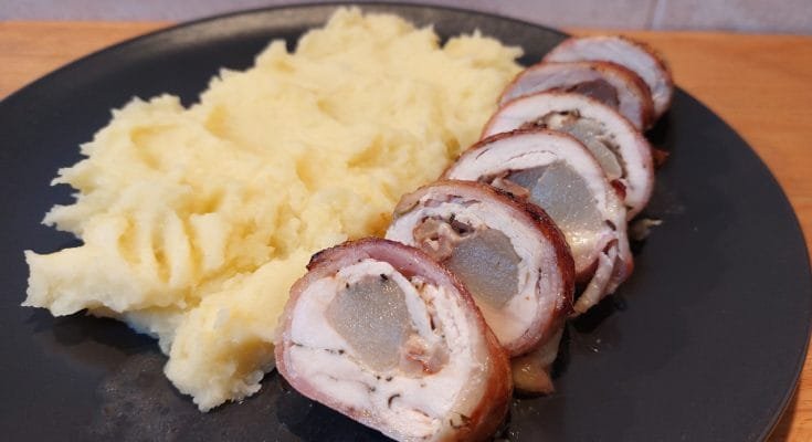 körtével töltött csirkemell baconbe tekerve