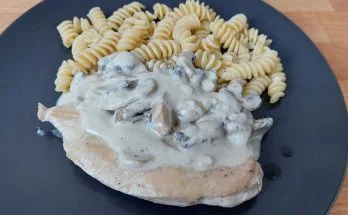 mustáros gombás csirkemell tésztával