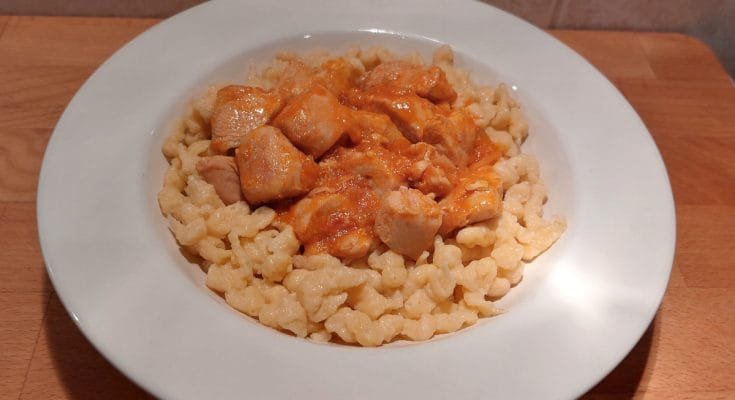 szaftos csirkemell pörkölt nokedlivel