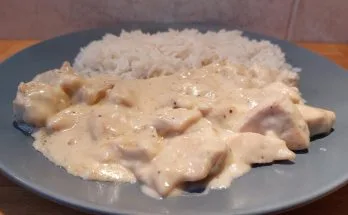 szaftos fokhagymás tejszínes csirkemell rizzsel