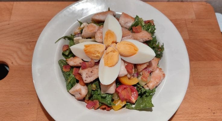 csirkesaláta gazdagon