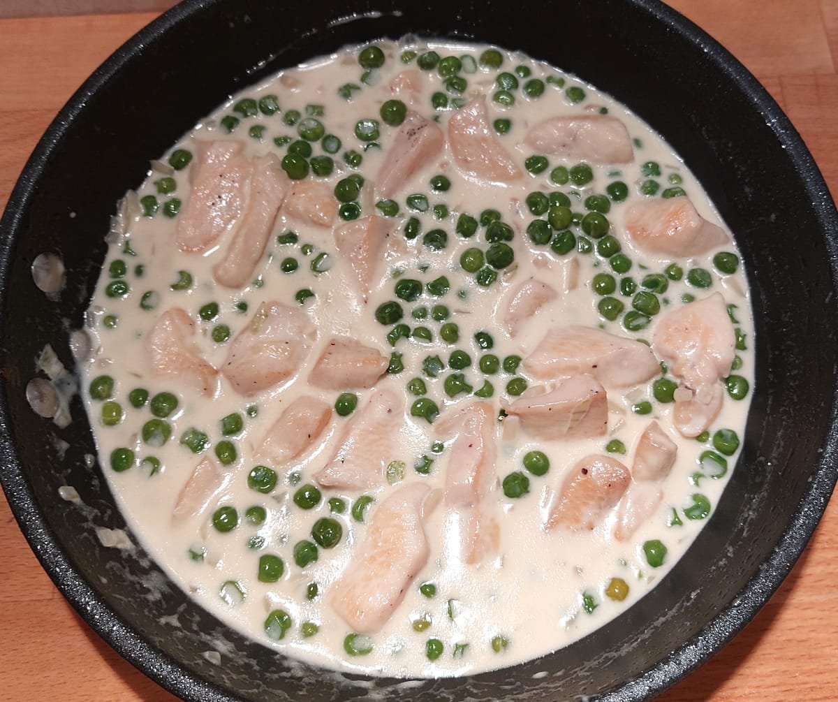 tejszínes zöldborsós csirkemell ragu
