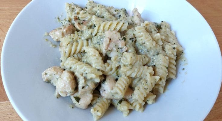 cukkinikrémes csirkés tészta