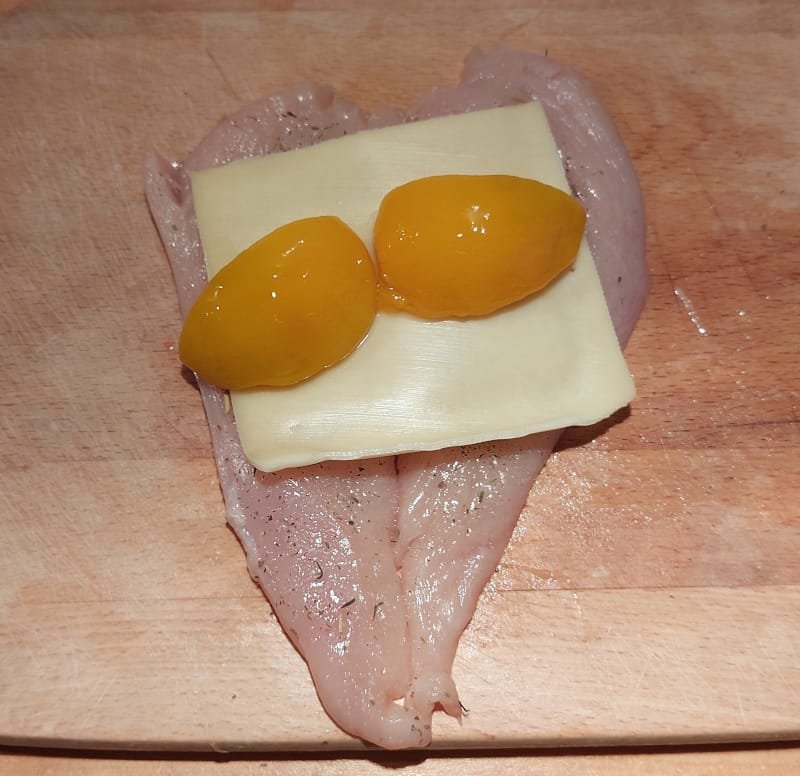 barackkal töltött csirkemell összeállítása