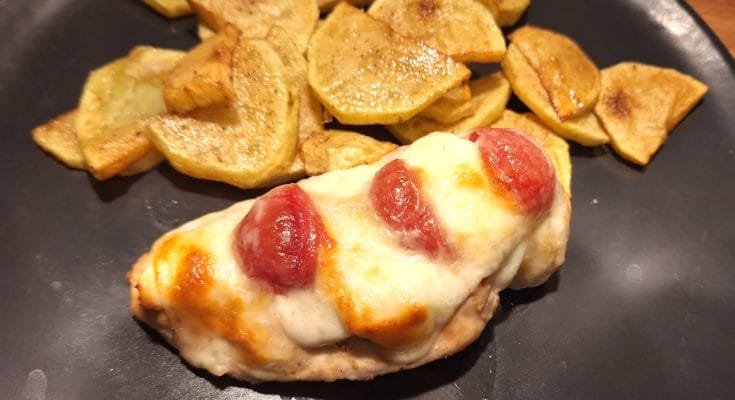 paradicsomos feta sajtos csirkemell sült krumplival
