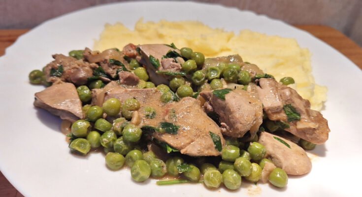 zöldborsós csirkemáj krumplipürével